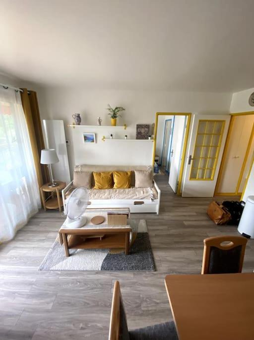 Logement Cosy, Situe Entre Ciel Et Mer Vence Kültér fotó
