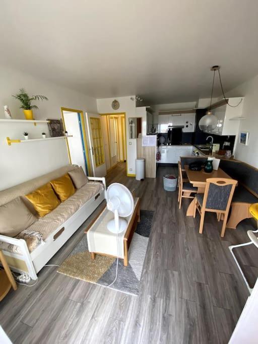 Logement Cosy, Situe Entre Ciel Et Mer Vence Kültér fotó