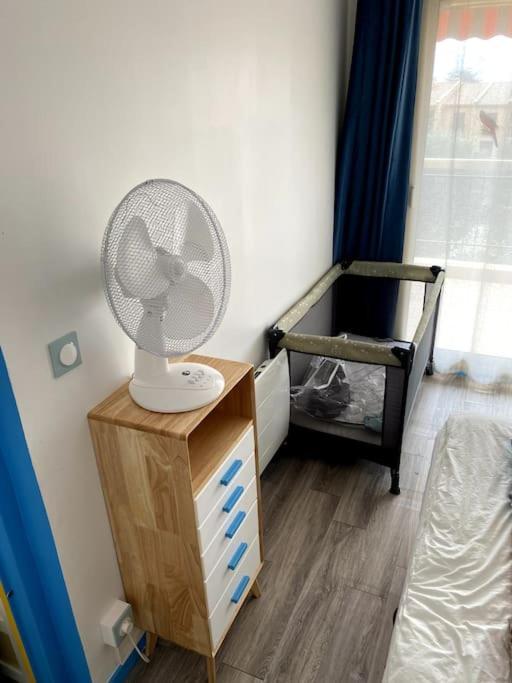 Logement Cosy, Situe Entre Ciel Et Mer Vence Kültér fotó